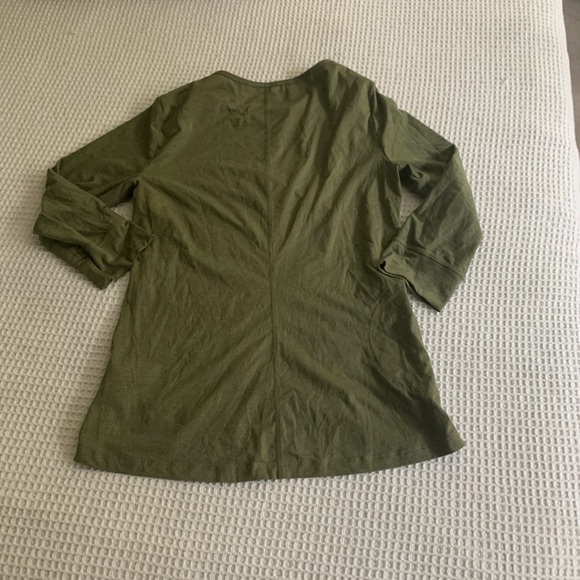 North Face quick dry workout shirt. - Picture 4 of 4